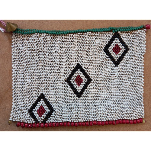 474 - A collection of South African Zulu and Xhosa beadwork pieces (5)