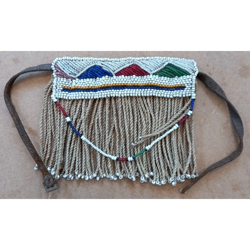 474 - A collection of South African Zulu and Xhosa beadwork pieces (5)