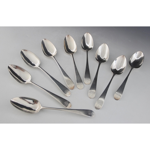 40 - A set of nine George IV old English pattern silver tablespoons, possibly Thomas Wallis II, London 18... 