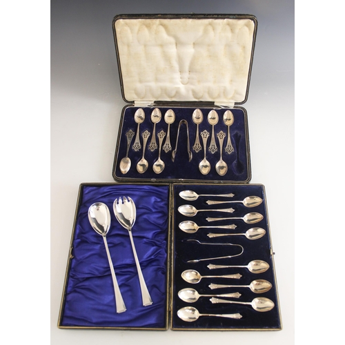 71 - A pair of George VI silver salad servers, Thomas Bradbury & Sons Ltd, Sheffield 1937, each 20.5cm lo... 