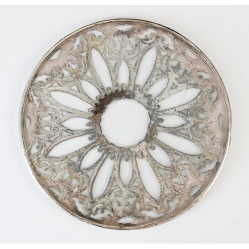 95 - A George V silver mounted glass coaster, Daniel & Arter, Birmingham 1923, the circular colourless gl... 