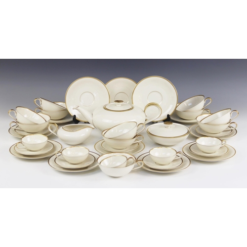 400 - A Heinrich & Co German porcelain part tea service, mid-20th century, comprising eleven teacups, 11cm... 