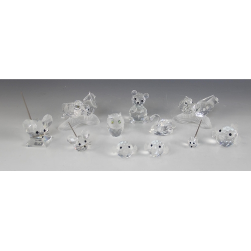 408 - A selection of Swarovski crystal animal figures, to include three blowfish, largest 7cm long, two lo... 