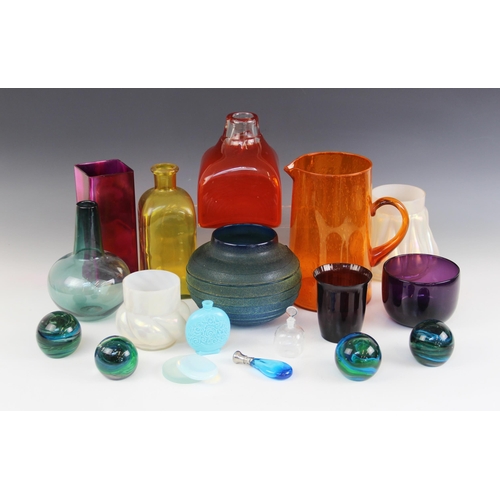 417 - A selection of mid-20th century and later studio glassware, to include: a mid-20th century  glass va... 