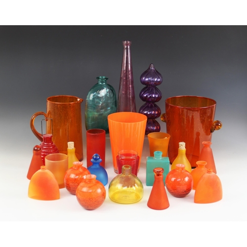 418 - A selection of contemporary studio glassware, to include: three speckled orange spherical posy vases... 