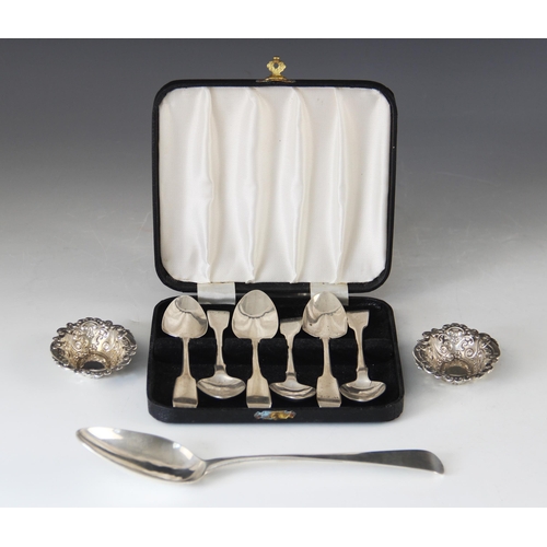 6 - A cased set of six George IV fiddle pattern silver teaspoons, John Meek, London 1825, the terminals ... 