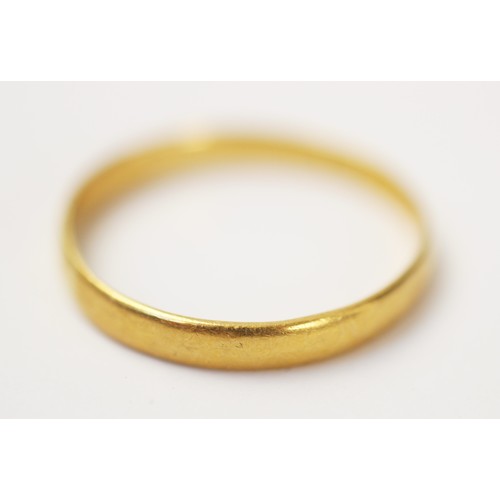 85 - A 22ct gold wedding band, marks for 'HA', Birmingham 1938, ring size U 1/2, weight 3.4gms