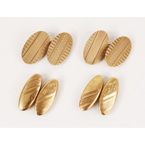 106 - A pair of 9ct gold cufflinks, each link of oval form with engine turned detail and monogrammed initi... 