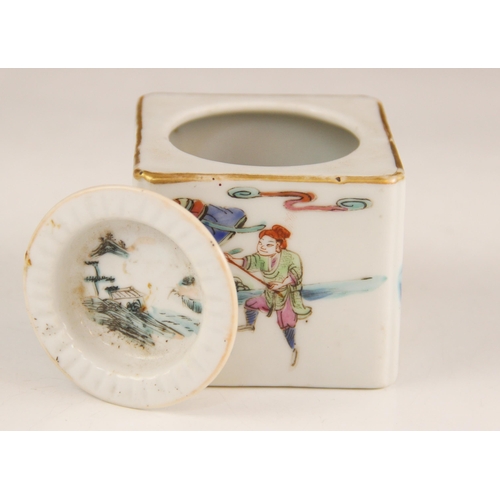 392 - A Chinese famille vert porcelain inkwell and cover, early 20th century, Tongzhi iron-red seal mark, ... 