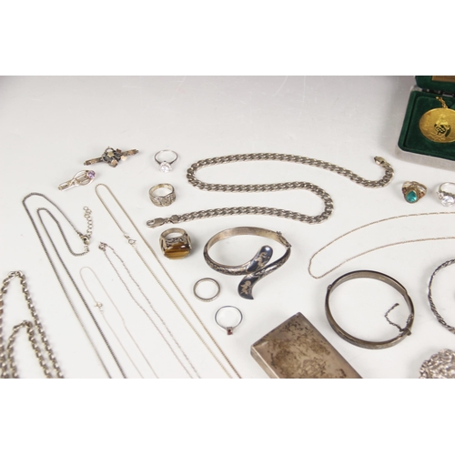 109 - A selection of silver and silver coloured jewellery and accessories, to include a 'True Love' pendan... 