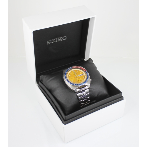 127 - A gentleman's 1970's Seiko 'Pogue' Chronograph Automatic wristwatch, the circular yellow dial with l... 