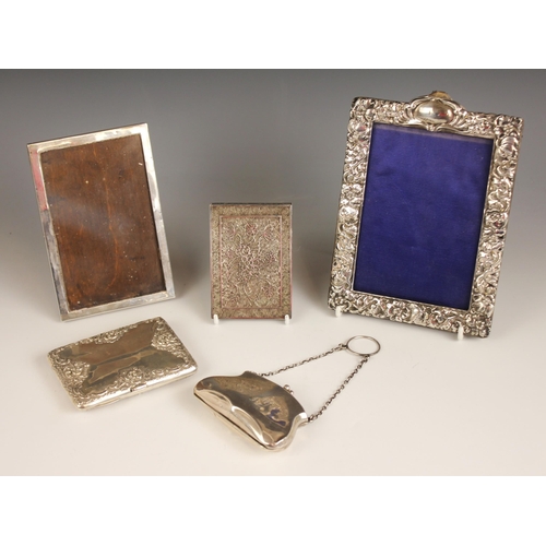 18 - A Victorian silver mounted purse, Deakin & Francis, Birmingham 1898, of rectangular form, the border... 