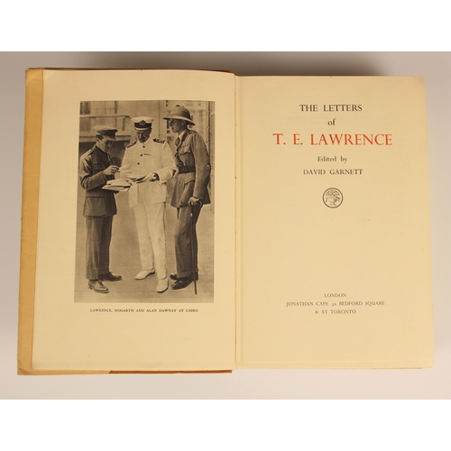 187 - Lawrence (T.E.), SEVEN PILLARS OF WISDOM, first trade edition, brown cloth boards, gilt decoration t... 