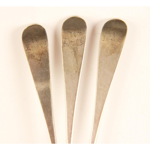 33 - A set of eleven Edwardian Old English silver teaspoons, Holland, Aldwinckle & Slater, London 1904, e... 