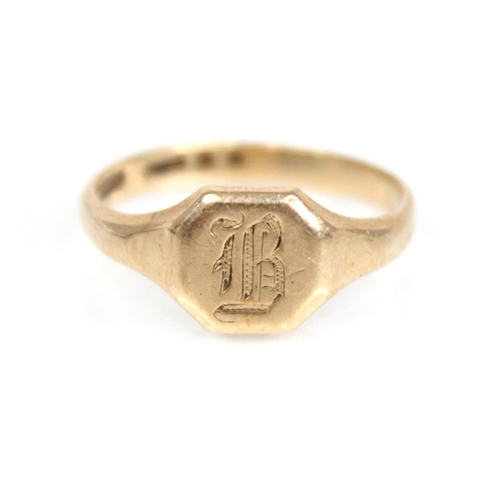 79 - A 9ct gold signet ring, the octagonal head engraved with monogrammed initial ‘B’, continuing to tape... 