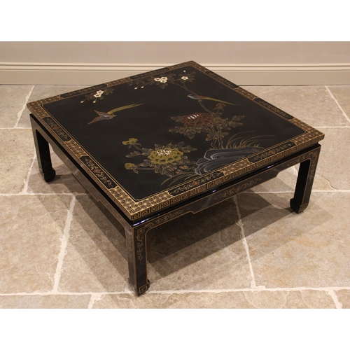 877 - A Japanese black lacquer coffee table, late 20th century, the table top detailed in gilt with exotic... 