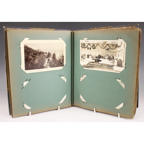 664 - WORLD WAR I INTEREST: A collection of WWI postcards, to include a quantity of cards to Mrs L Davis f... 