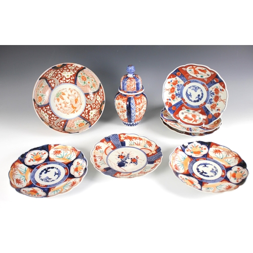 410 - A selection of Japanese imari porcelain, Meiji period (1868-1912), including a bowl, 24cm diameter, ... 