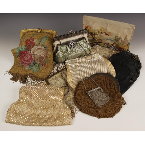 597 - A collection of twelve lady's evening bags and purses, early 20th century and later, to include bead... 