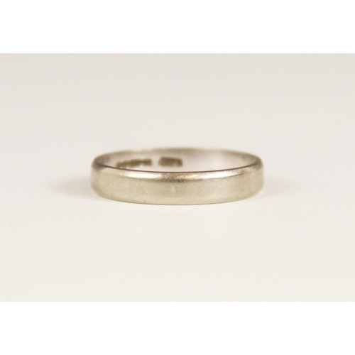 120 - An 18ct white gold wedding band, marks for Birmingham 1979, ring size O, weight 3.4gms