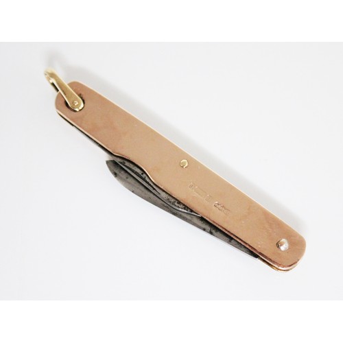 43 - A George V pen knife by Sampson Mordan & Co, London 1910, of typical form, the 9ct gold case with pl... 
