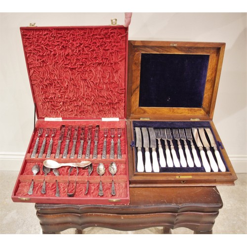 110 - A large quantity of King's Pattern silver plated cutlery, assorted dates and makers, including dinne... 