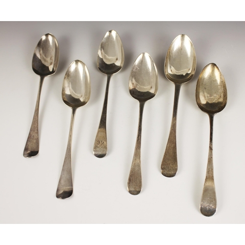 36 - A pair of George III silver Hanoverian pattern table spoons, Thomas Wallis I, London 1790, 21.6cm lo... 