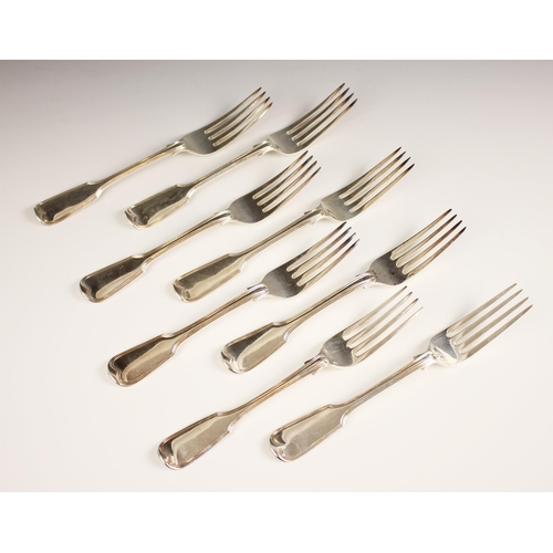 6 - A set of five Victorian silver fiddle and thread pattern forks, Chawner & Co, London 1848-55, 20.5cm... 