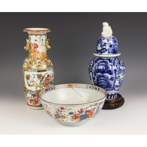 423 - A selection of Chinese porcelain and works of art, comprising; a Canton enamelled baluster vase, 19t... 