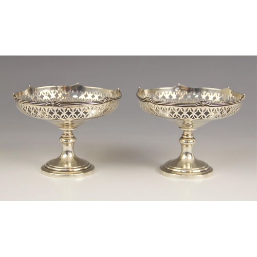 46 - A pair of George V silver pedestal bonbon dishes, probably Mappin & Webb Ltd, Birmingham 1927, the b... 