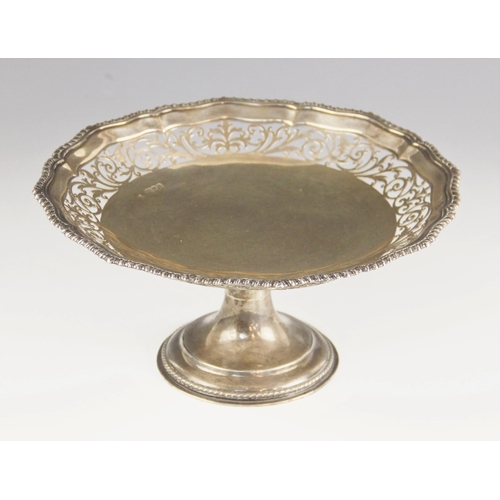 48 - An Edwardian silver pedestal comport, Josiah Williams and Co, London 1903, the gadrooned rim enclosi... 