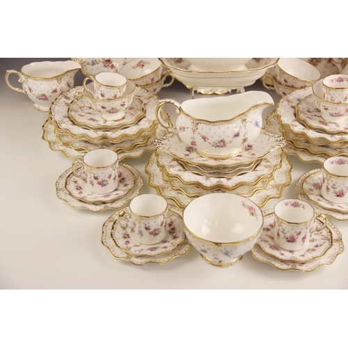 500 - A Royal Crown Derby dinner service in the A1225 