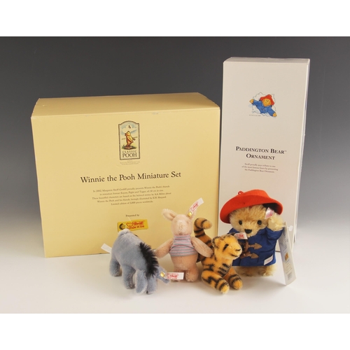 595 - A boxed limited edition Steiff 