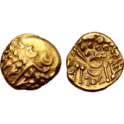 242 - Britannia, the Belgae AV Stater. 1st century BC. Wreath, cloak and crescents / Disjointed horse left... 