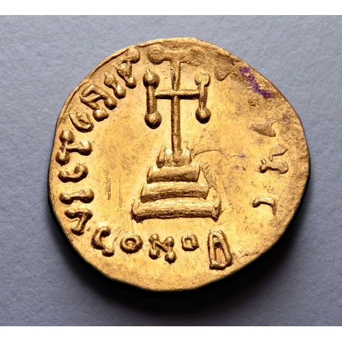 259 - Justinian II, First Reign, AV Solidus. Constantinople, AD 687-692. D IЧSƮINIANЧS PЄ AV, facing bust ... 