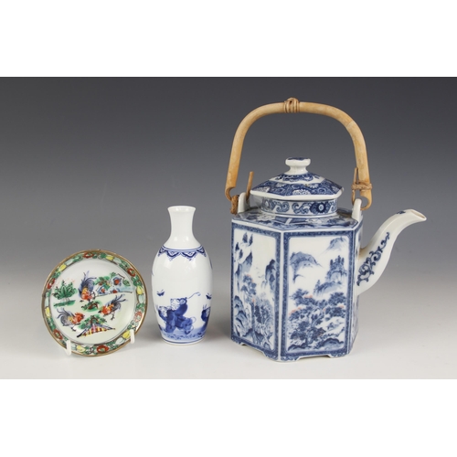 447 - A selection of Chinese porcelain, 20th century, comprising; a blue and white tea kettle and cover, o... 