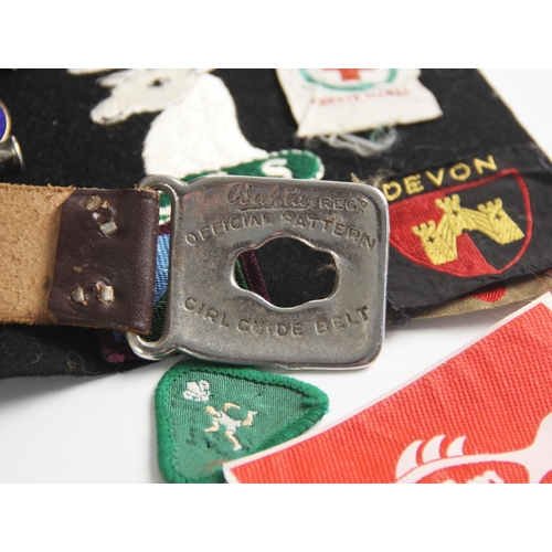 558A - SCOUTS/GUIDES INTEREST: A selection of Scouts and Guides equipment, early 20th century and later, to... 