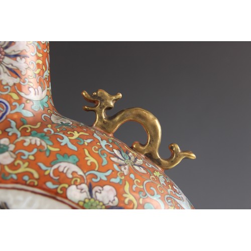 437 - A large pair of Chinese porcelain moon flasks, 19th century (Xianfeng / Tongzhi), each centrally dec... 