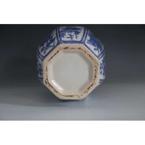 442 - A selection of Chinese porcelain, 18th century and later, comprising; an 18th century blue and white... 