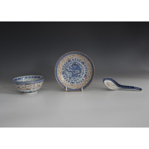 442 - A selection of Chinese porcelain, 18th century and later, comprising; an 18th century blue and white... 