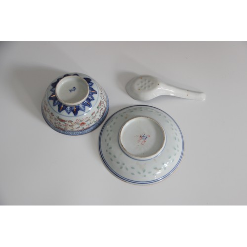 442 - A selection of Chinese porcelain, 18th century and later, comprising; an 18th century blue and white... 