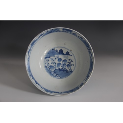 442 - A selection of Chinese porcelain, 18th century and later, comprising; an 18th century blue and white... 