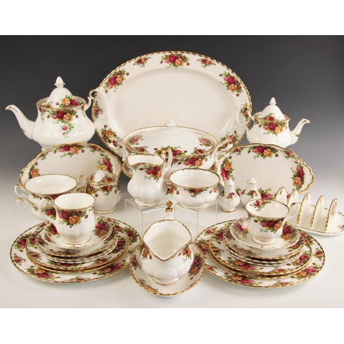 439 - A Royal Albert part service, in the 'Old Country Roses' pattern, comprising: a cake stand, two twin ... 