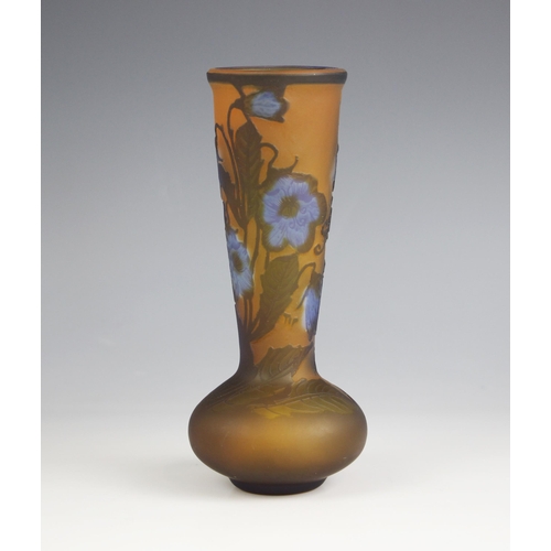 508 - An Art Nouveau style cameo frosted glass vase, 20th century, in the manner of Emile Galle, signed 'G... 