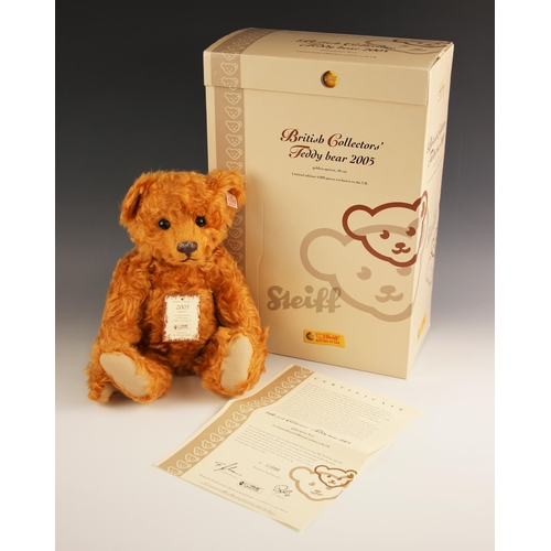 646 - A boxed limited edition Steiff 'Christopher' bear', numbered 1027 of 2000, with certificate, 33cm hi... 