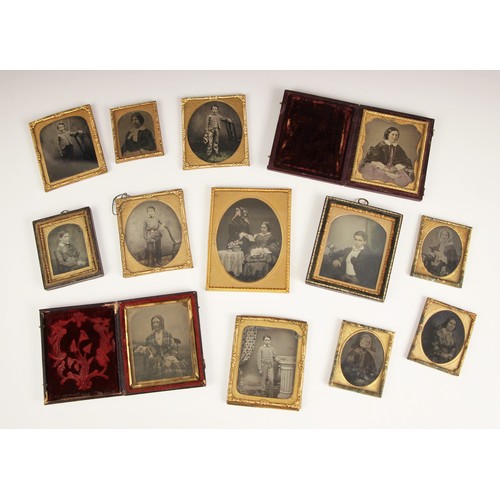 62 - A selection of daguerreotypes, 19th century, the daguerreotypes depicting women and young children, ... 