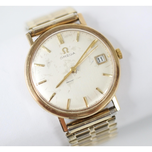 468 - A gentleman's 9ct yellow gold Omega wristwatch, the circular cream coloured dial with baton markers,... 