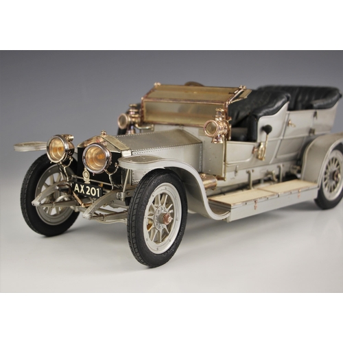 1008 - A Franklin Mint 1/12 scale Connoisseur Series model of a 1907 Rolls Royce Silver Ghost, premier edit... 