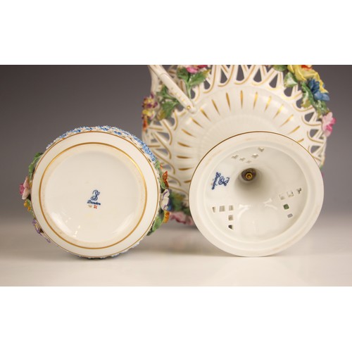 786 - A Dresden porcelain potpourri box and cover, 20th century, the pierced box and cover with floral enc... 