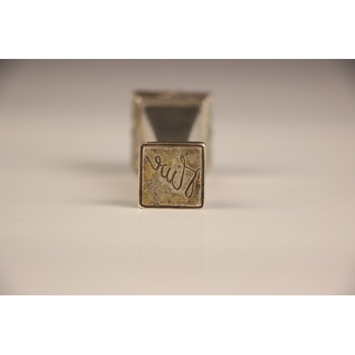 92 - An '800' standard silver desk seal, early 20th century, within fitted case, of tapering form, with r... 